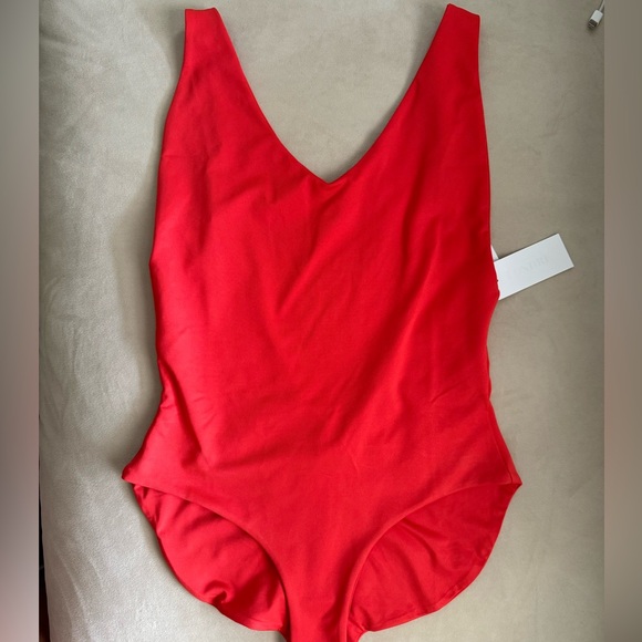 Londre Bodywear Minimalist Bathing suit - Picture 3 of 5